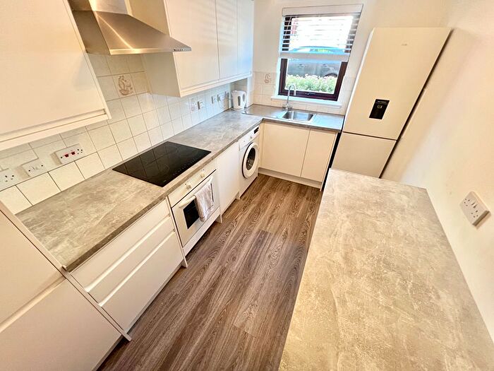 2 Bedroom Flat To Rent In Albion Street, Coatbridge, ML5