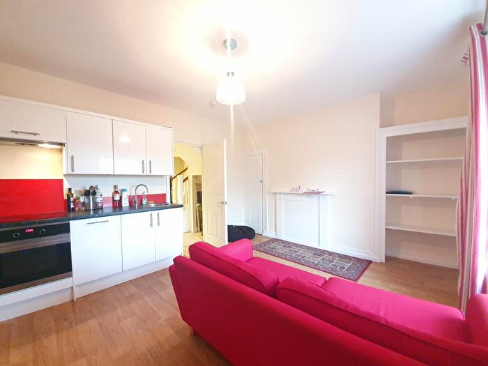 2 Bedroom Apartment To Rent In Cranbury Place, Southampton, SO14