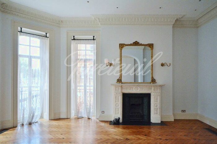 4 Bedroom Flat To Rent In Kensington Gore, London, SW7