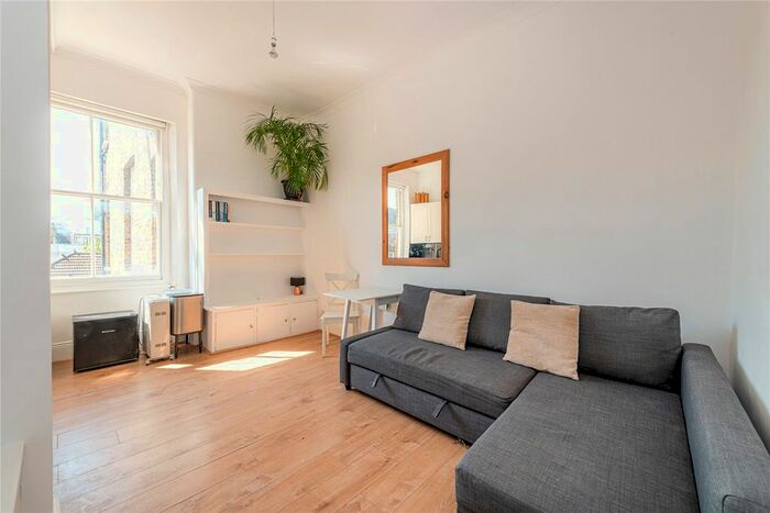 Studio To Rent In Advance House, Ladbroke Grove, London, W11