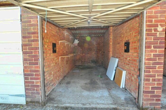 Garage / Parking To Rent In Lismore Close, Isleworth, TW7