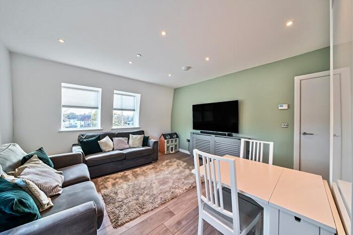 2 Bedroom Flat For Sale In Cambridge Court, Sutton, London, SM6