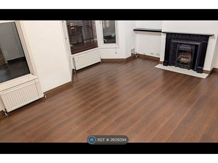 2 Bedroom Flat To Rent In Chaplin Road, London, NW2