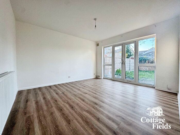 2 Bedroom Maisonette To Rent In Eagle Close, Enfield, EN3