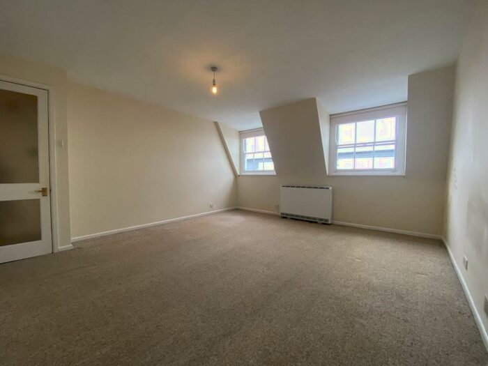 1 Bedroom Apartment To Rent In Royal York Crescent, Clifton, Bristol, BS8