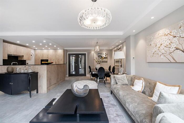 4 Bedroom House To Rent In St John's Wood Park, St John's Wood, NW8