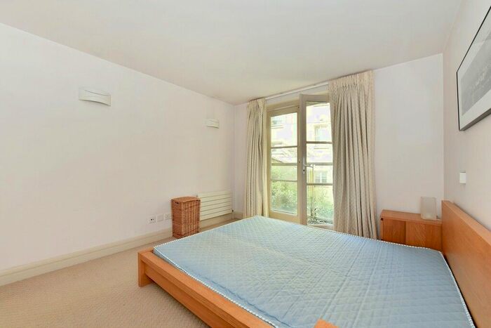 1 Bedroom Flat To Rent In Earls Court Square, Earls Court, SW5