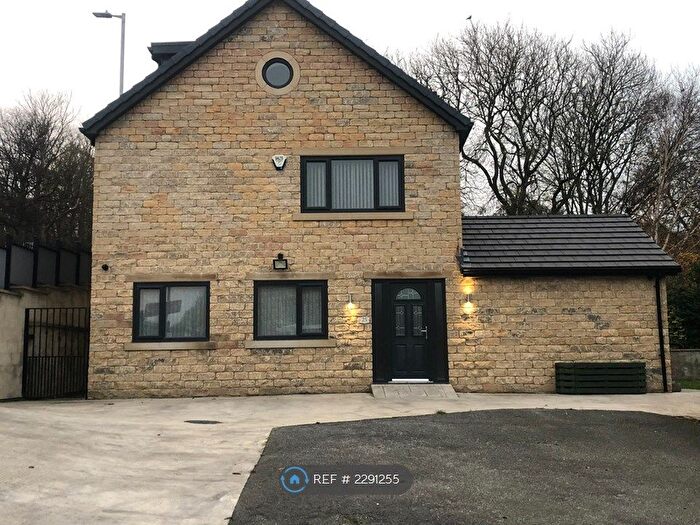 5 Bedroom Detached House To Rent In Lister Lane, Bradford, BD2