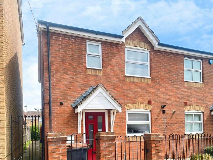 2 Bedroom End Of Terrace House To Rent In Marlborough Road, Nuneaton, Warwickshire, CV11