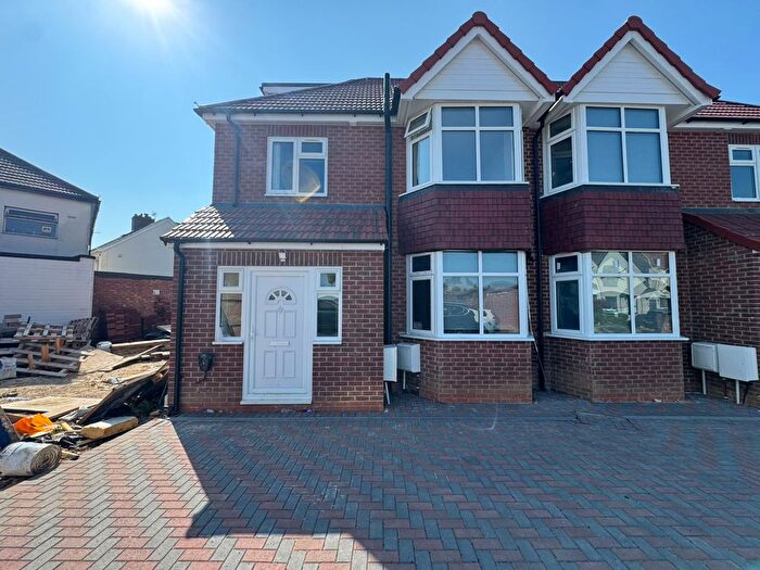 7 Bedroom Semi Detached House To Rent In Dorset Waye, Hounslow, TW5