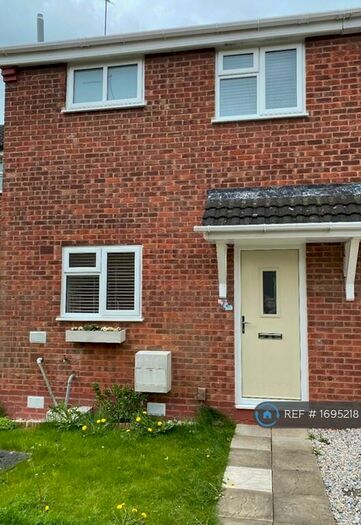3 Bedroom Terraced House To Rent In Oldbury Close, Redditch, B98