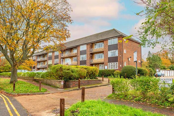 2 Bedroom Flat To Rent In Lancaster Court, Banstead, SM7