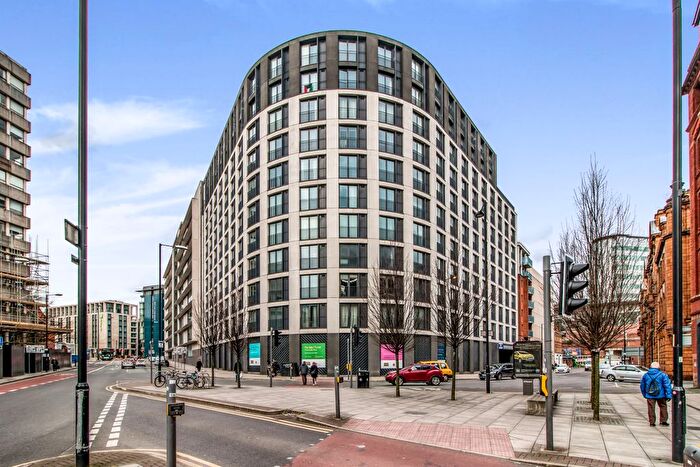 2 Bedroom Flat To Rent In Piccadilly Place, Manchester, M1