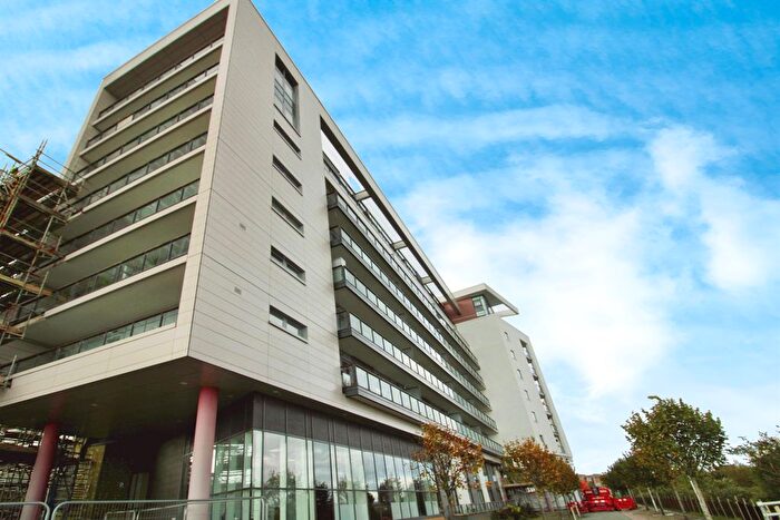 2 Bedroom Flat For Sale In Ferry Court, Cardiff, CF11