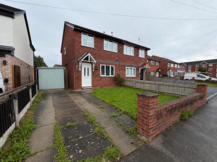 3 Bedroom Semi Detached House To Rent In Christleton Close, Prenton, CH43