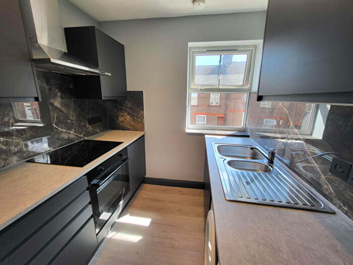 2 Bedroom Flat To Rent In Albert Road, LU1