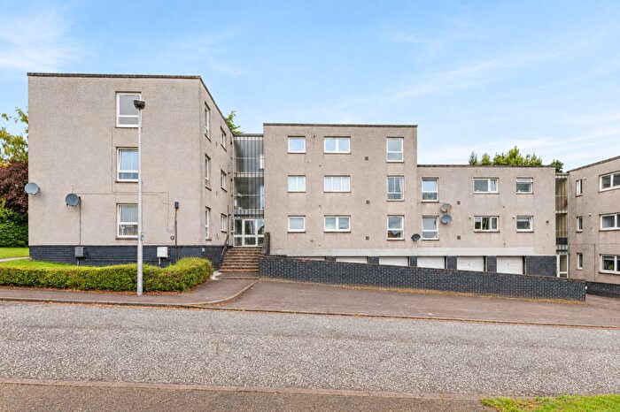 2 Bedroom Flat For Sale In Easter Livilands, Stirling, FK7
