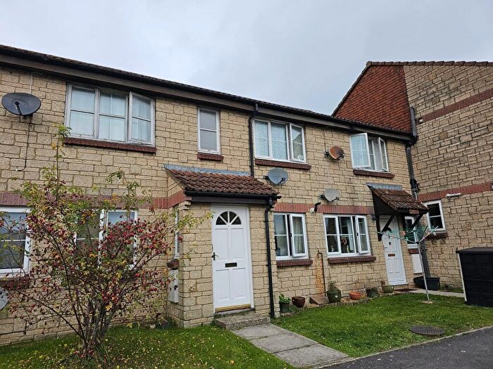2 Bedroom Flat To Rent In Imberwood Close, Warminster, BA12