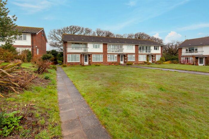 2 Bedroom Flat To Rent In Fairlight Gardens, Fairlight, Hastings, TN35
