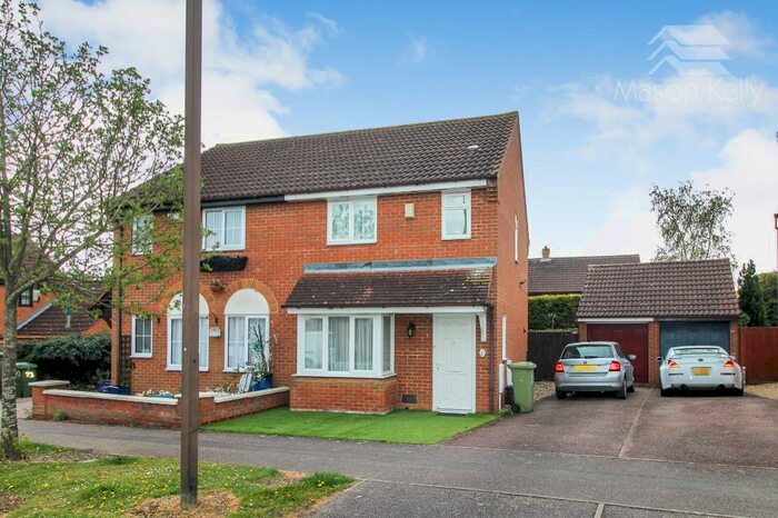 3 Bedroom Semi-Detached House To Rent In Chipping Vale, Milton Keynes, Buckinghamshire, MK4