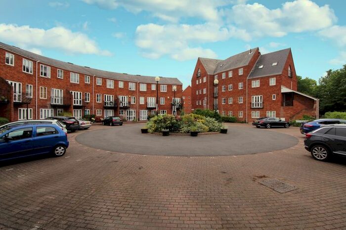 2 Bedroom Flat To Rent In Sovereigns Quay, Bedford MK40