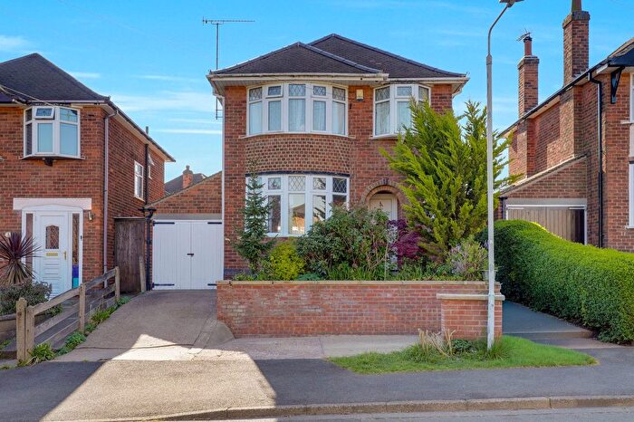 3 Bedroom Detached House For Sale In Denton Drive, West Bridgford, NG2
