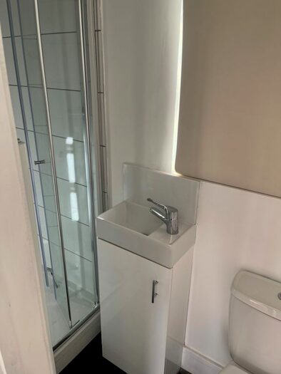 Studio To Rent In Diamond Road, Slough, SL1