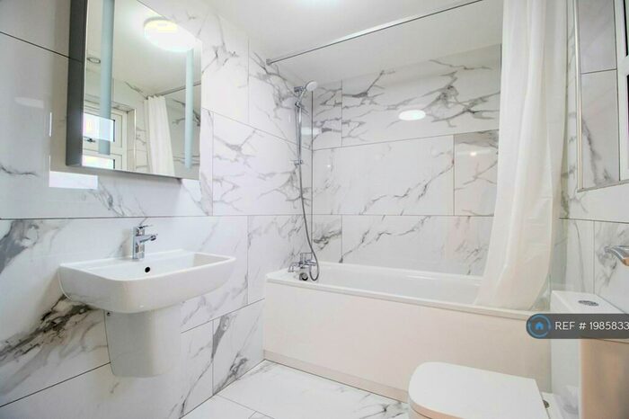 3 Bedroom Maisonette To Rent In Central Park Road, London, E6