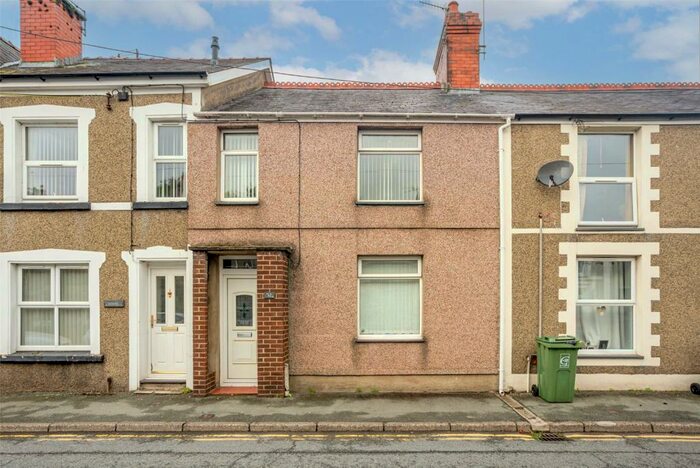 3 Bedroom Terraced House For Sale In High Street, Penygroes, Caernarfon, Gwynedd, LL54