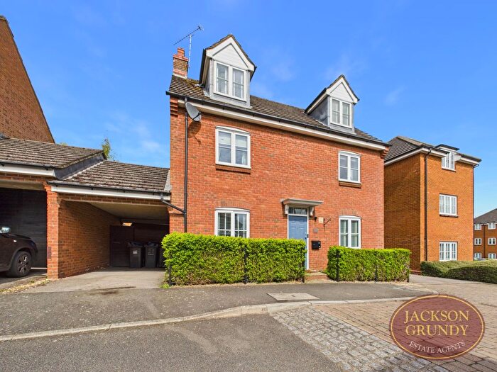 4 Bedroom Detached House For Sale In Snowshill Close, Middlemore, NN11