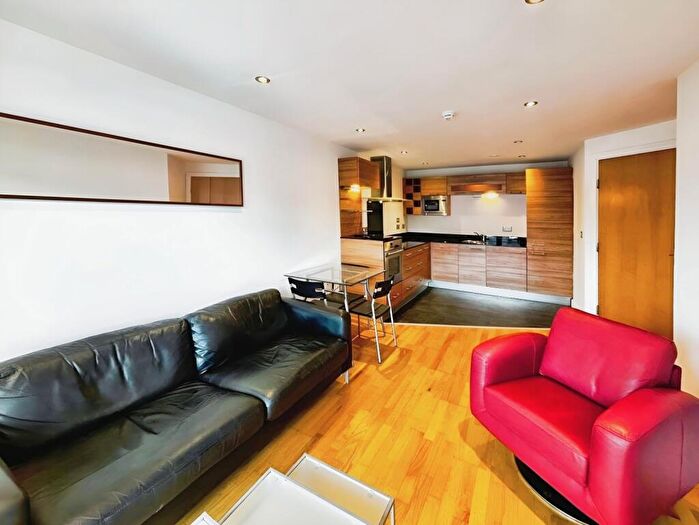 2 Bedroom Flat To Rent In Mackenzie House, Leeds, LS10