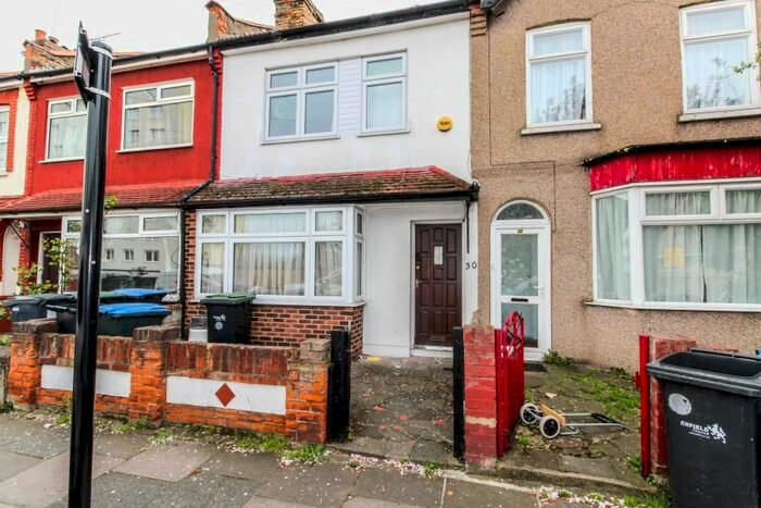 3 Bedroom Property To Rent In Woolmer Road, London, N18