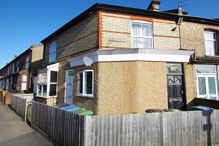 1 Bedroom Flat To Rent In Leavesden Road, Watford, WD24