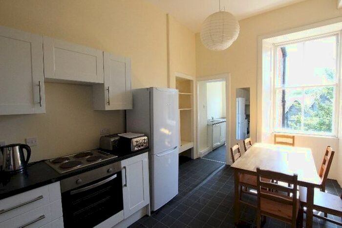 4 Bedroom Flat To Rent In Underhill Road, London SE22