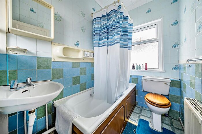 3 Bedroom Terraced House For Sale In Lakefield Place, Llanelli, SA15
