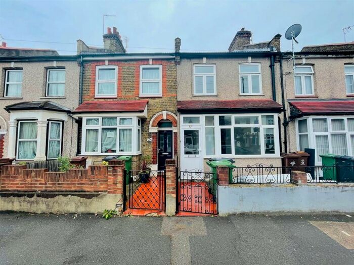 3 Bedroom Terraced House To Rent In Gosport Road, Walthamstow, E17