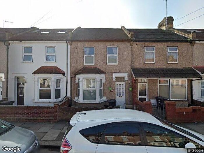 1 Bedroom Mews To Rent In Hunter Road, Ilford, IG1
