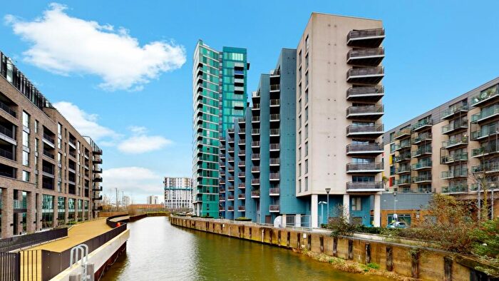 2 Bedroom Apartment To Rent In High Street, Stratford, E15