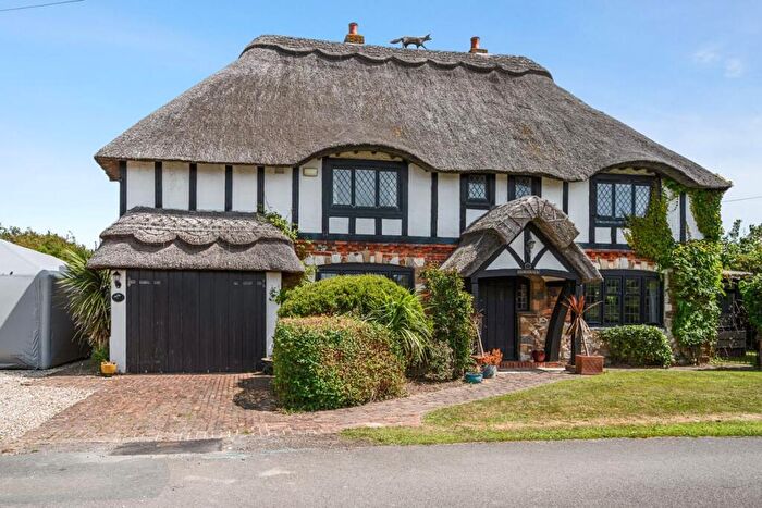 3 Bedroom Detached House For Sale In Ursula Avenue, Chichester, PO20
