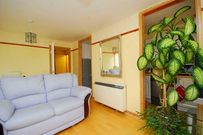 1 Bedroom Flat To Rent In Portland Road, Finsbury Park, London, N4