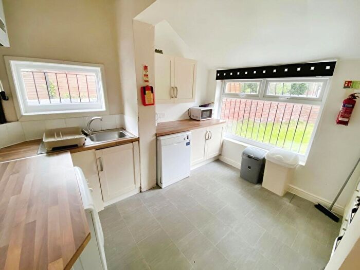 6 Bedroom End Of Terrace House To Rent In Latchmere Road, Manchester, Greater Manchester, M14