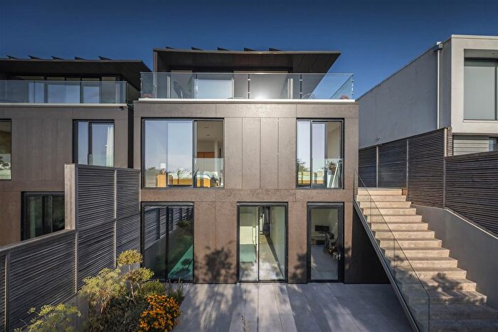 4 Bedroom Detached House For Sale In Partridge Walk, Lilliput, BH14