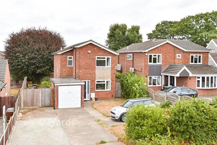 3 Bedroom Detached House For Sale In Tunbury Avenue, Walderslade, Chatham, Kent, ME5