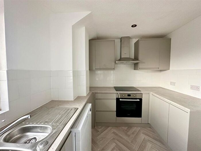 2 Bedroom Flat To Rent In Balcombe Road, Peacehaven, BN10