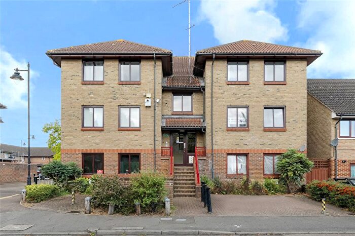 2 Bedroom Flat For Sale In Colchester Road, Walthamstow, London, E17