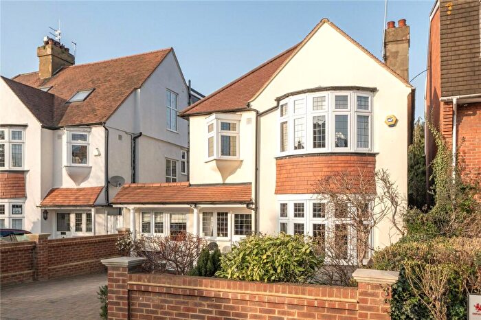 4 Bedroom Detached House For Sale In Chase Green Avenue, Enfield, EN2