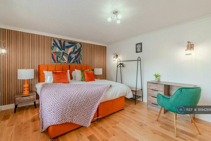 2 Bedroom Flat To Rent In Newport, Newport, NP20