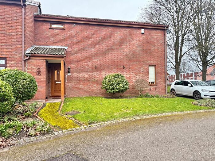 3 Bedroom Semi Detached House For Sale In Horton Close, Darlaston, West Midlands, WS10