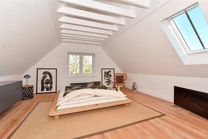 3 Bedroom Property For Sale In Canterbury Road, Lydden, Dover, Kent, CT15