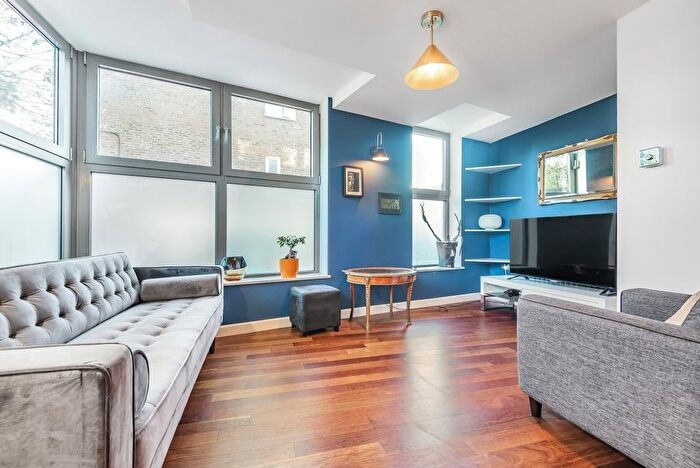 3 Bedroom Flat For Sale In Pennack Road, London, SE15